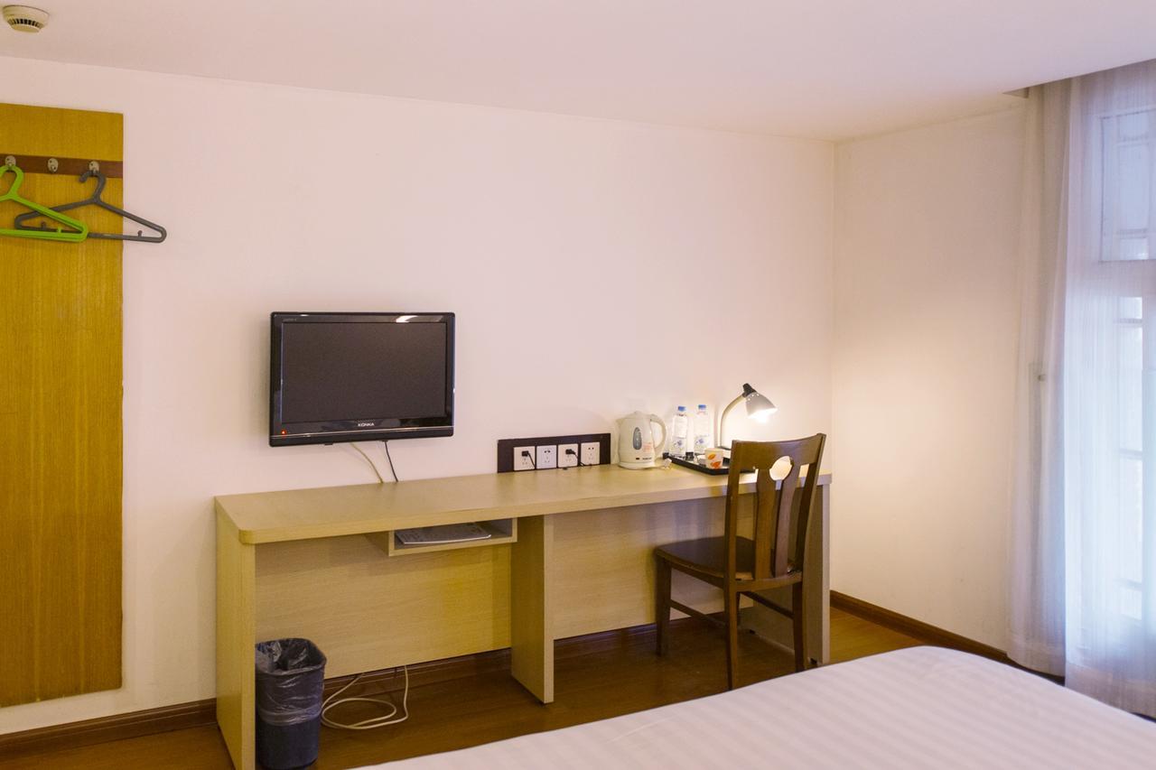 Motel Chongqing Jiefangbai Hongyadong Pedestrian Street Exterior photo