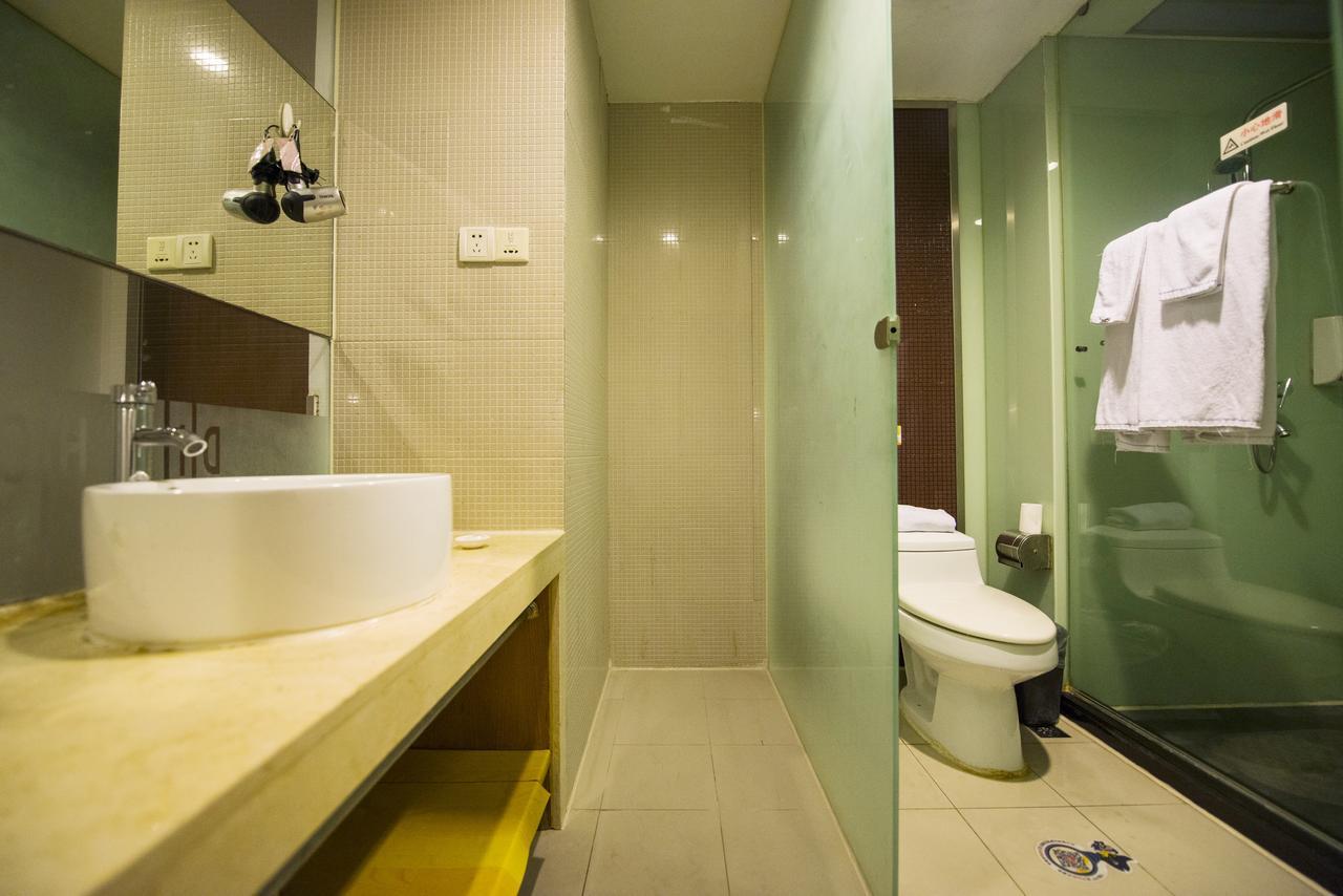Motel Chongqing Jiefangbai Hongyadong Pedestrian Street Exterior photo
