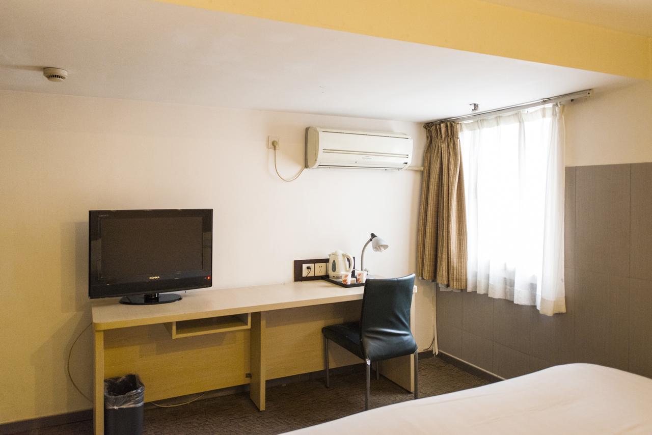 Motel Chongqing Jiefangbai Hongyadong Pedestrian Street Exterior photo