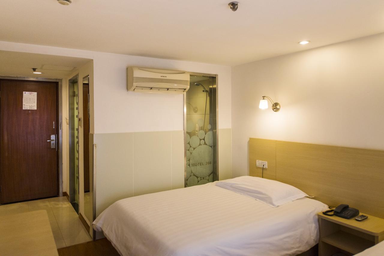 Motel Chongqing Jiefangbai Hongyadong Pedestrian Street Exterior photo