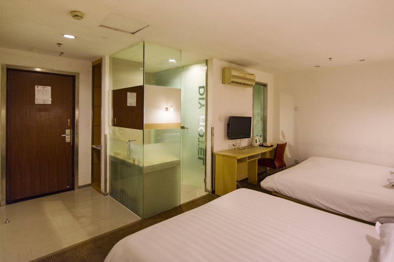 Motel Chongqing Jiefangbai Hongyadong Pedestrian Street Exterior photo