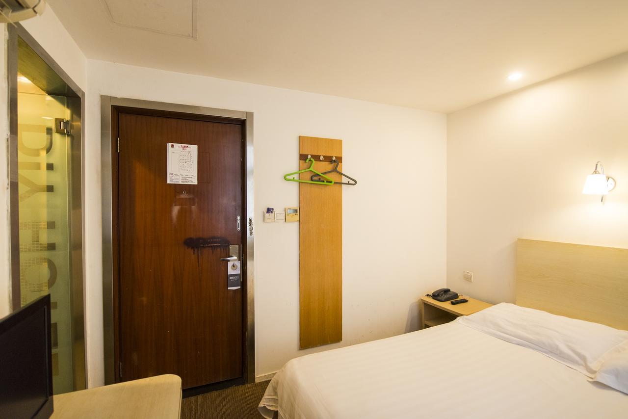Motel Chongqing Jiefangbai Hongyadong Pedestrian Street Exterior photo