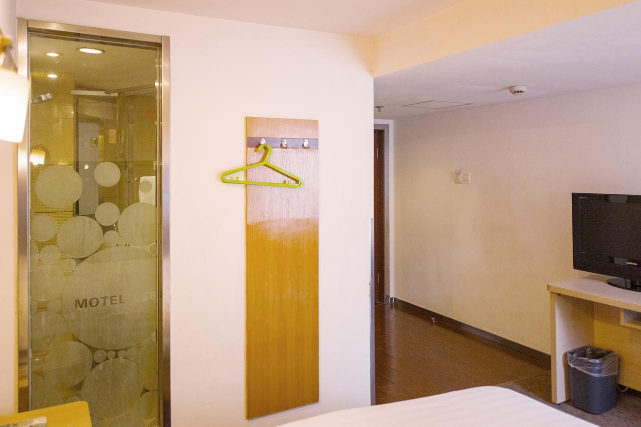 Motel Chongqing Jiefangbai Hongyadong Pedestrian Street Exterior photo