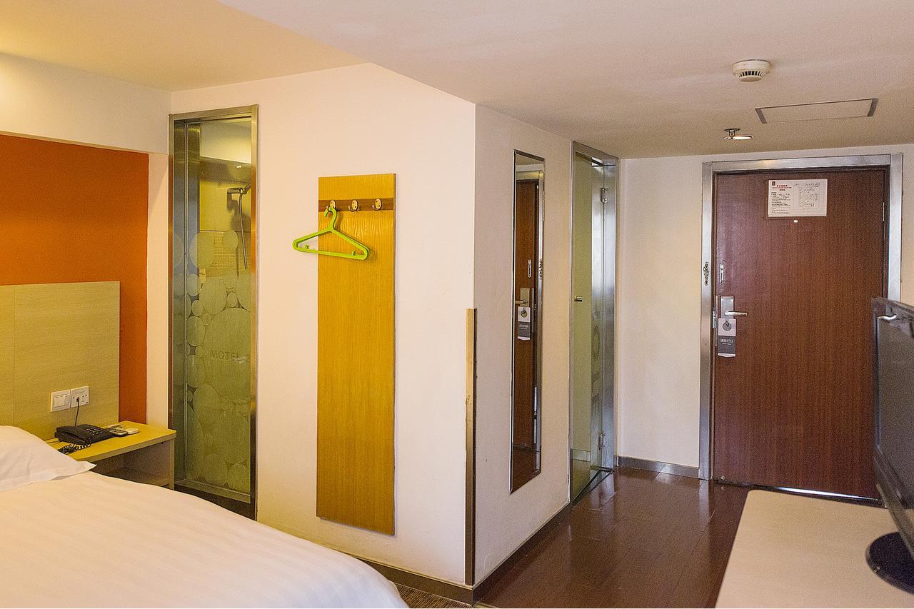 Motel Chongqing Jiefangbai Hongyadong Pedestrian Street Exterior photo