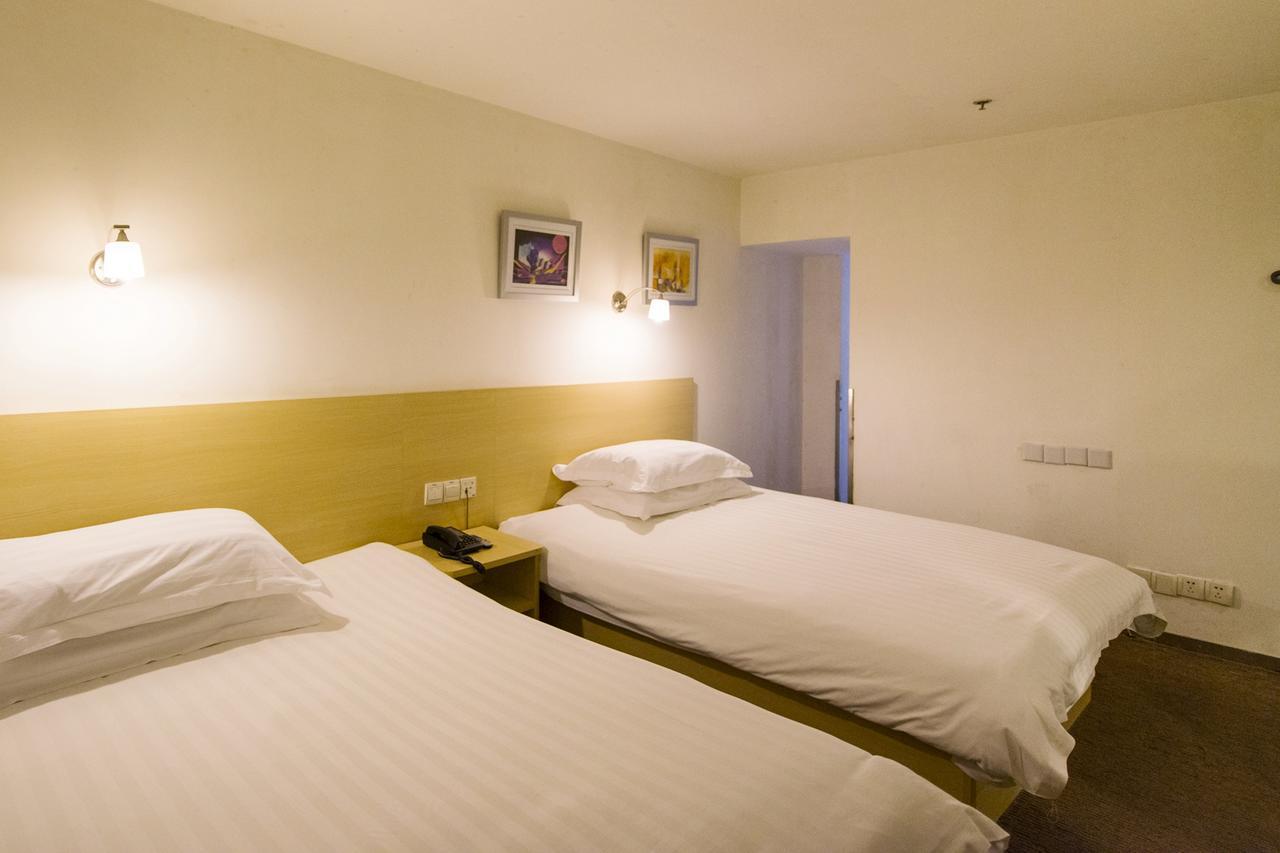 Motel Chongqing Jiefangbai Hongyadong Pedestrian Street Exterior photo